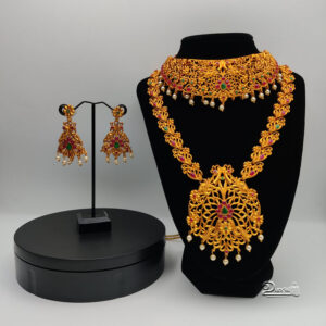 Grand Temple Jewellery Necklace Set With Nethi Chuti & Earrings